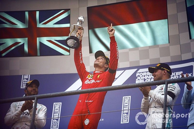 Podio: ganador Charles Leclerc, Ferrari, segundo Lewis Hamilton, Mercedes AMG F1 y tercero Valtteri Bottas, Mercedes AMG F1 