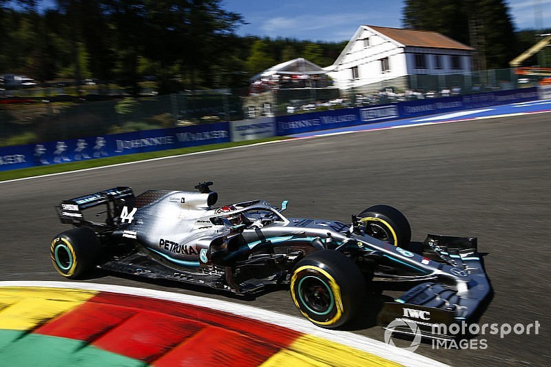 Hamilton se assusta com desempenho da Ferrari na Bélgica: "parece terrível"