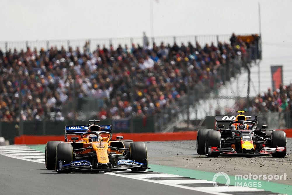 FIA рассказала, где будет ловить пилотов на нарушениях в Сильверстоуне
