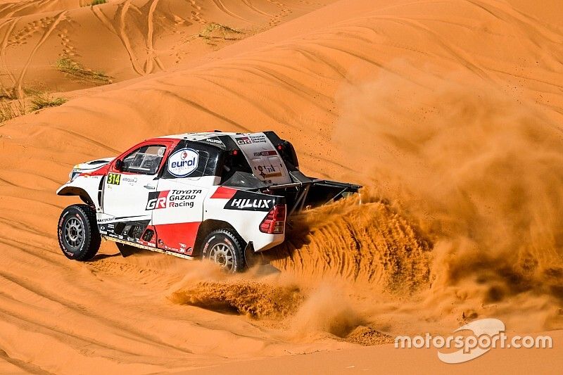 El último test de Alonso previo al Dakar: Abu Dhabi y muchas dunas