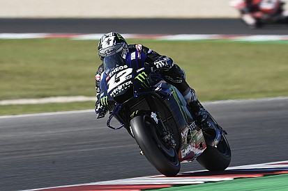 Pole para Viñales; encontronazo entre Márquez y Rossi