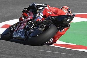 Пилотов Ducati тормозит нехватка зацепа в Мизано