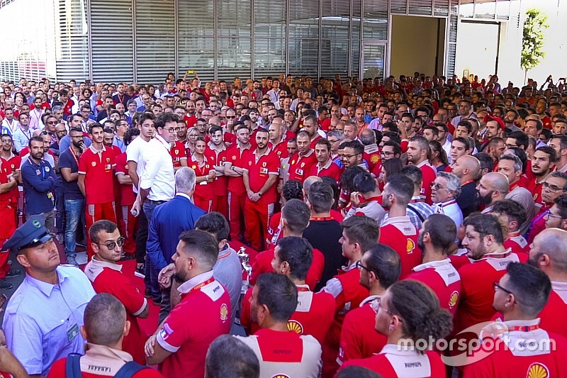 Ferrari: il Reparto Corse ha festeggiato Leclerc