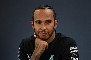 Hamilton Leclerc-t dicsérte, és kicsit odaszúrt Vettelnek is