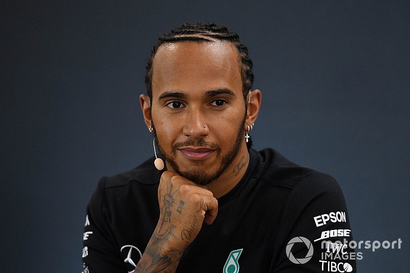Hamilton Leclerc-t dicsérte, és kicsit odaszúrt Vettelnek is