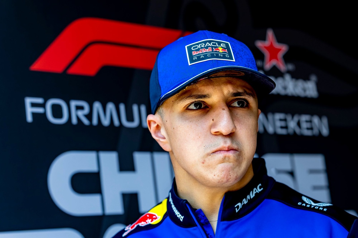 F1 China: Hadjar Snubs Antonelli After Sprint Race Collision Drama