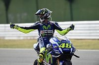 Rossi kecewa finis kedua, Lorenzo mengaku kurang cepat