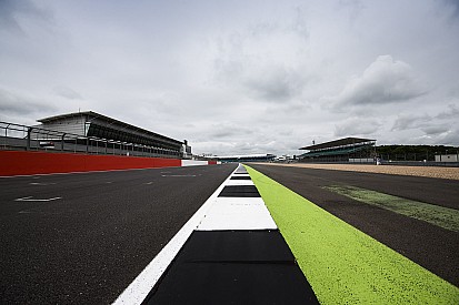 Silverstone reageert op track limits-discussie: meer grindbakken