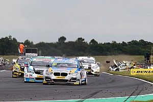 Drivers penalised for Snetterton camera gantry crash
