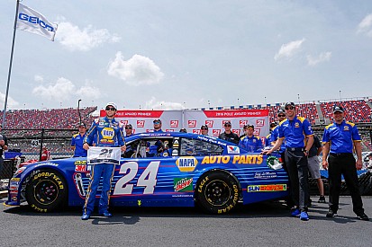 Chase Elliott puts No. 24 on pole at Talladega