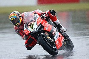 WSBK Donington: Davies-Sturz überschattet Trainingsauftakt
