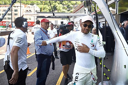 Hamilton: lehet, ma este találkozni fogok Ricciardóval