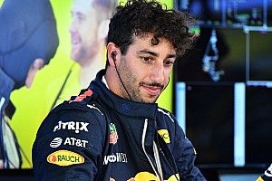 Ricciardo wants to wait for 2018 before future decision