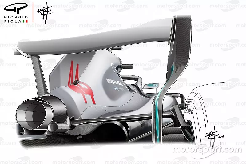 Mercedes AMG F1 W09 con espejos retrovisores nuevos