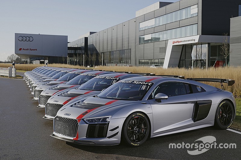 Serah terima konsumen Audi R8 LMS GT4