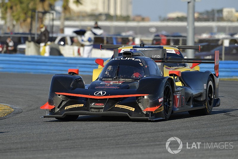Daytona EL2 - Acura se porte en tête