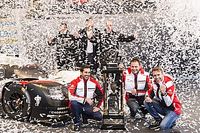 Le trophée des 24 Heures du Mans définitivement au Musée Porsche