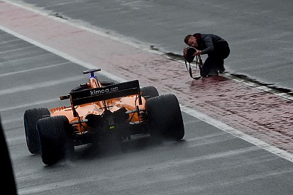 VIDEO: el tercer dia "nevado" de las pruebas de F1