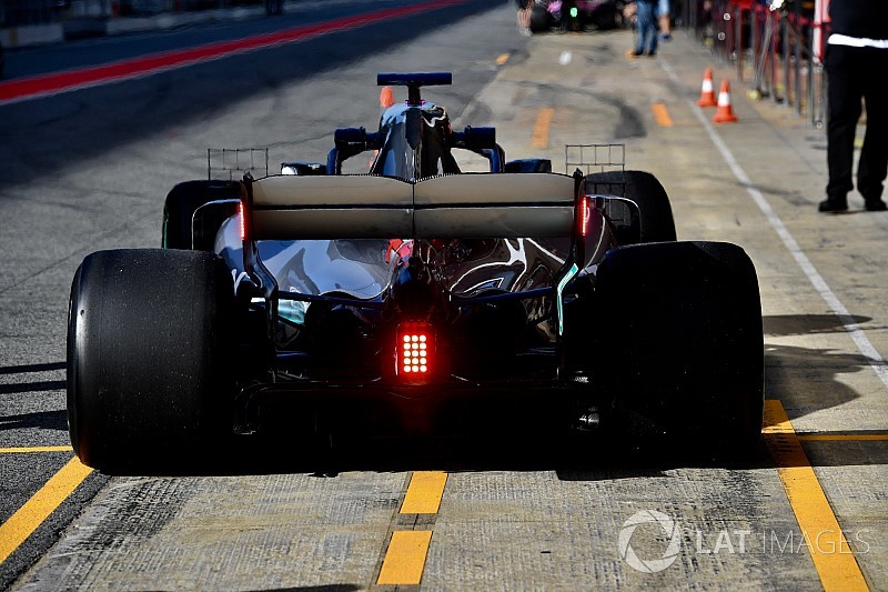Mercedes teste des LED à la demande de la FIA