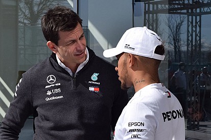 Mercedes reagiert auf Ecclestone-Kritik an Hamilton