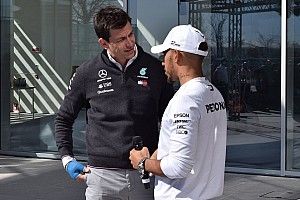 Hamilton está más cerca de la renovación con Mercedes que Bottas