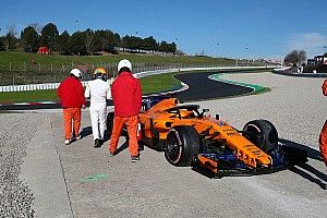 A McLaren turbóprobléma miatt vesztegelt a garázsban