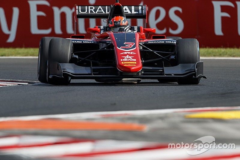 GP3 Hongarije: Mazepin boekt overtuigende overwinning