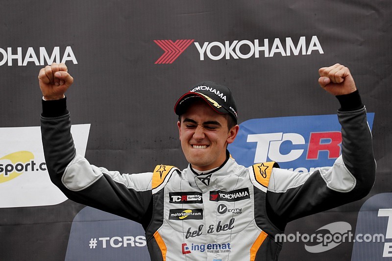 Azcona disputará el WTCR con un Cupra del equipo PWR