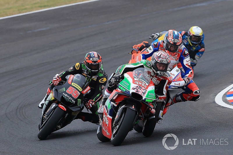 Espargaró: “Petrucci ha tirado a ocho pilotos en tres años, no puede ser”