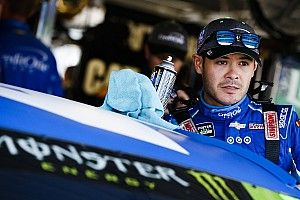Once a title contender, Kyle Larson suffers third consecutive DNF