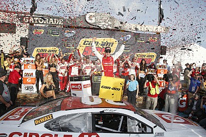 Kenseth vence em Phoenix e classifca Keselowski