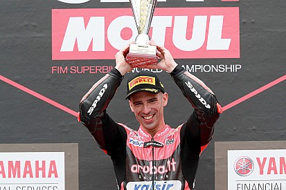 Phillip Island SBK: Parmak ucu kadar farkla Melandri kazandı! Toprak 10. sırada!