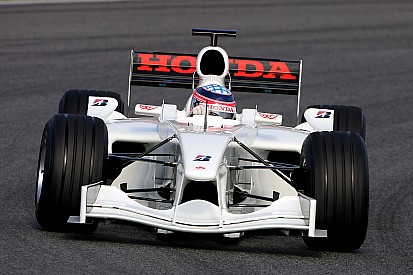 Aukción kínálnak egy 2006-os F1-es Super Agurit, szimulátornak átalakítva