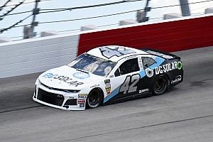 Kyle Larson in strategy play takes Stage 2 win over Keselowski