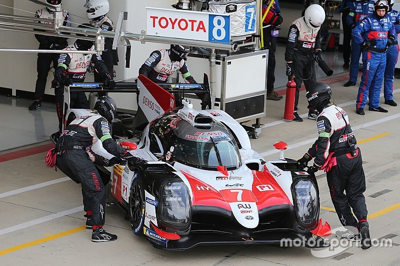 Silverstone, 2° Ora: Toyota sul velluto. La vera gara è tra le GT