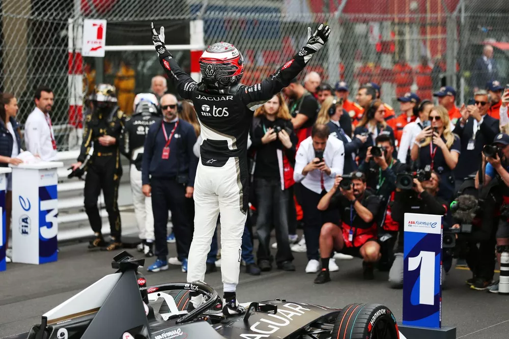 Mitch Evans, Jaguar TCS Racing, 1st position, celebrates on arrival in Parc Ferme