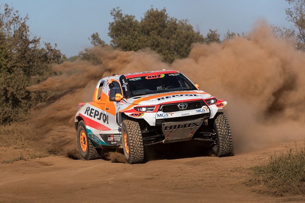 Isidre Esteve con su Toyota