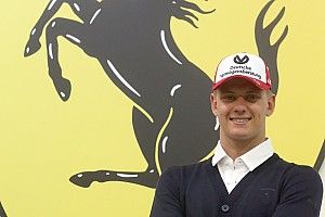 Ecclestone: ''AlphaTauri, Schumacher için uygun olabilir''