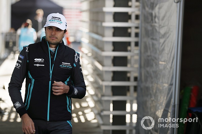 Piquet a Jaguart okolja a rossz időmérős eredményekért