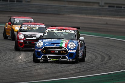 In Gara 2 del Mini Challenge a Monza arriva la risposta del campione in carica Sandrucci