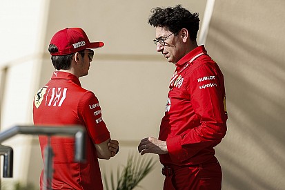 «Он учится на ошибках». Прогресс Леклера удивил Ferrari