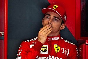 El premio 'Piloto del día' y la vuelta rápida, consuelos de Leclerc en Bahrein