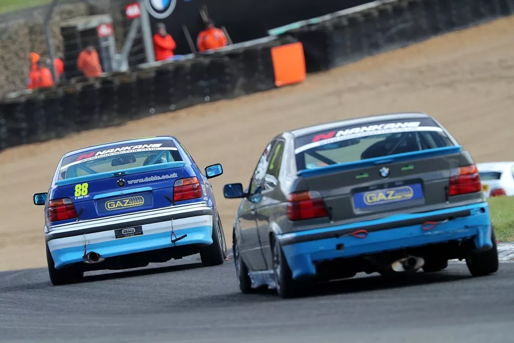 Doble slides thru Paddock 02