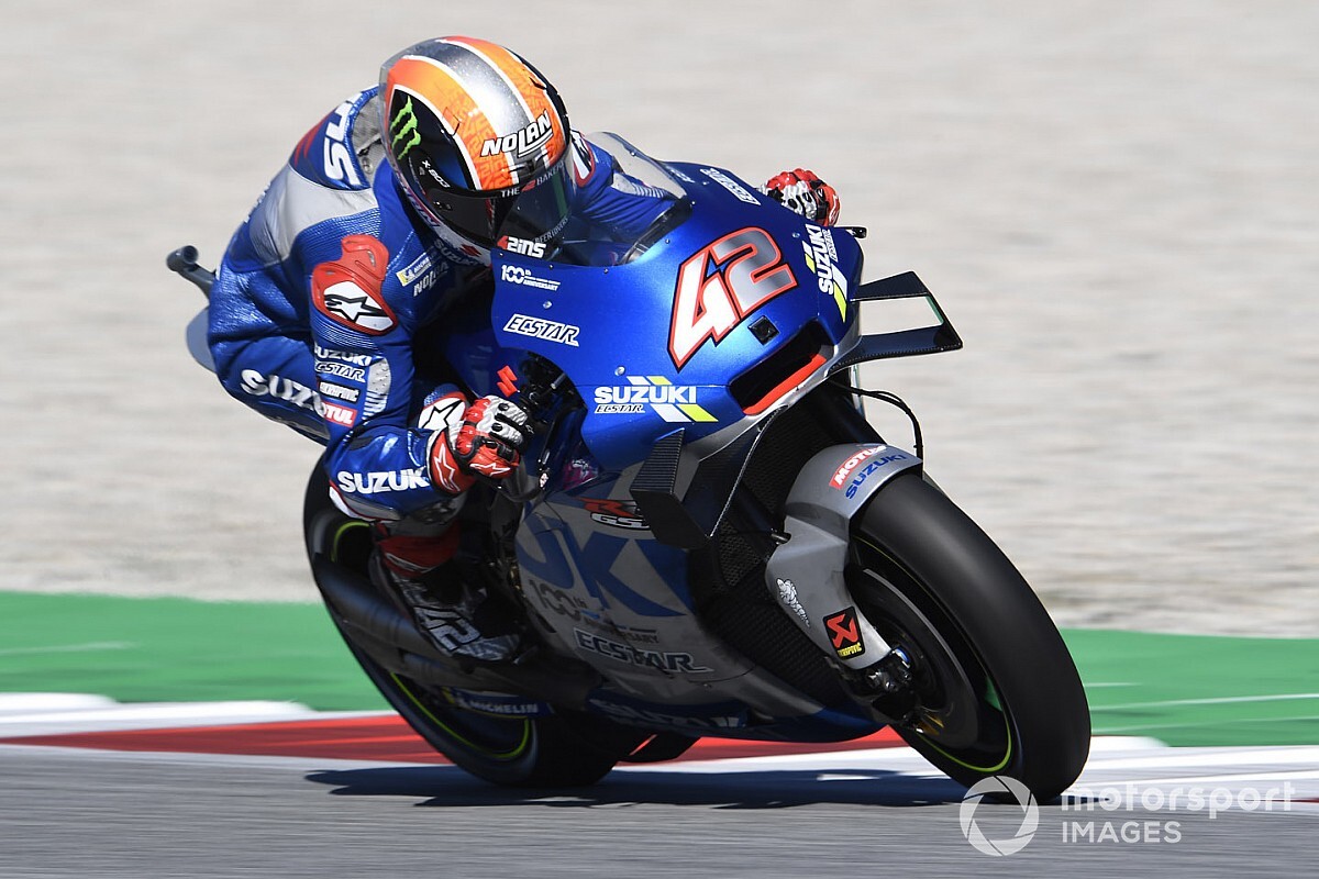 Rins: “Maverick tendría que haber entrado antes a boxes”