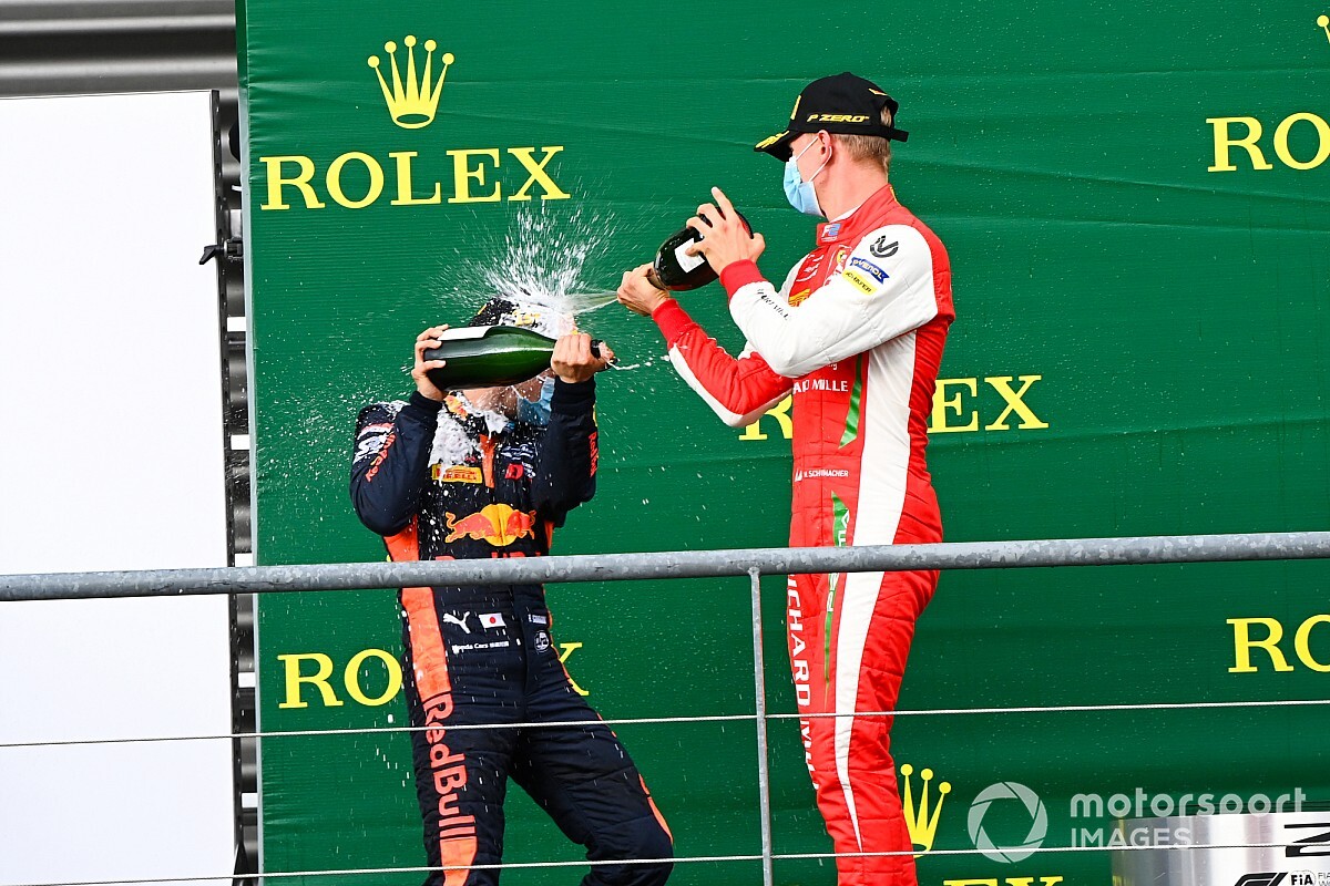 Carlin: "Tsunoda, Schumacher'den daha hızlı"