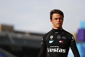 Russell esalta de Vries: "Merita una chance in Formula 1"