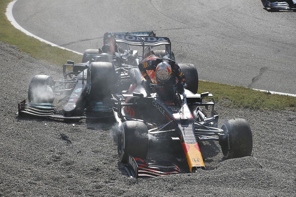 Verstappen és Hamilton összeütközött, Ricciardo győzött Monzában!