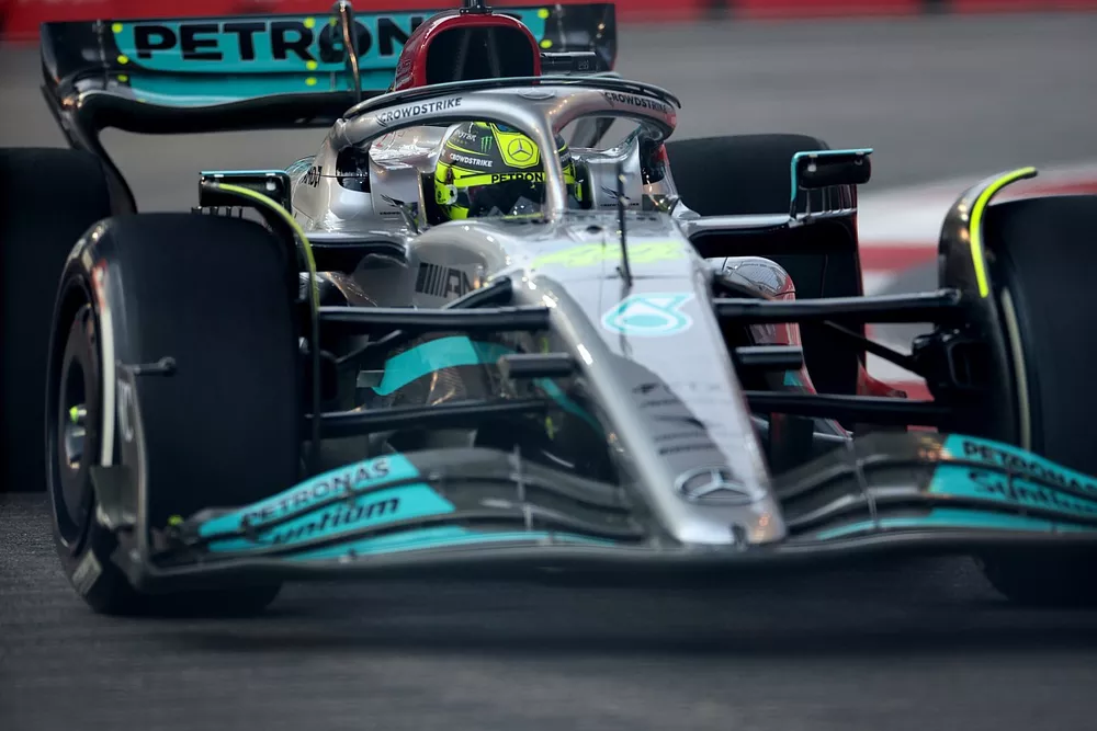 Lewis Hamilton, Mercedes W13