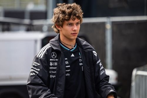 Jacques Villeneuve detona Antonelli: "Talvez a F1 seja demais para ele"