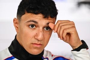 Isack Hadjar offers abrupt response to Red Bull F1 contract rumours